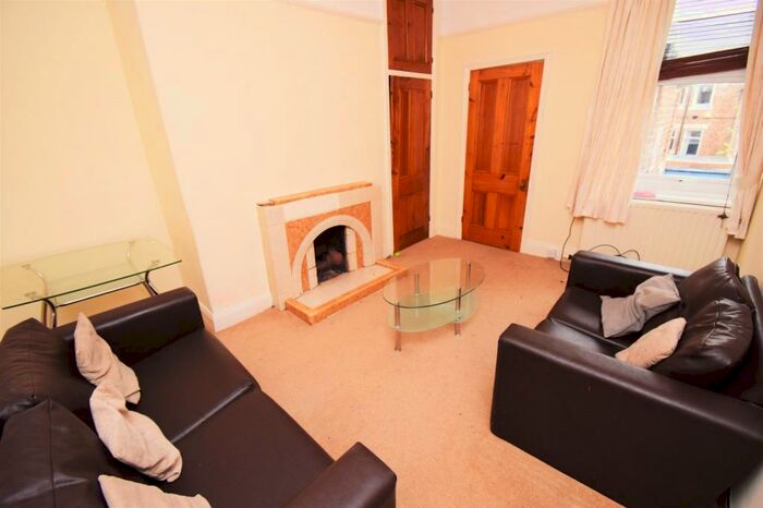 4 Bedroom Maisonette To Rent In Wolseley Gardens, Jesmond, Newcastle Upon Tyne, NE2