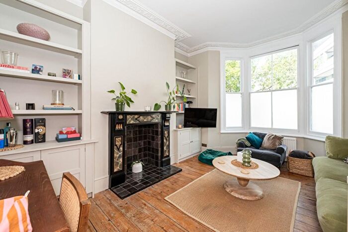1 Bedroom Flat For Sale In Kilburn Park Road, Maida Vale, NW6