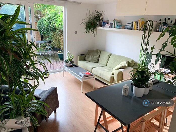 2 Bedroom Flat To Rent In James Stewart House, London, NW6