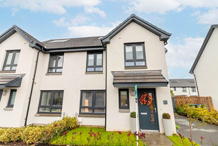 3 Bedroom Semi-Detached House For Sale In Draper Road, Perth, PH1