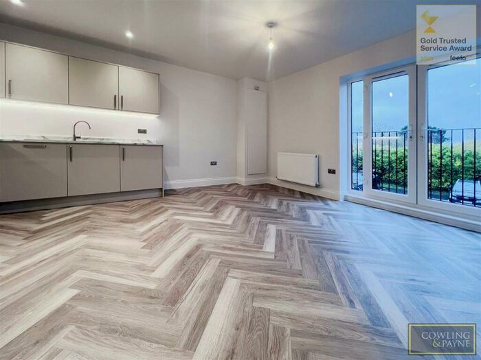 2 Bedroom Apartment To Rent In Chestnuts, Crays Hills, Billericay, CM11