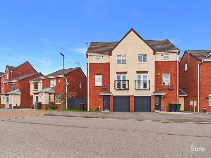 3 Bedroom Town House For Sale In Welland Road, Hilton, DE65