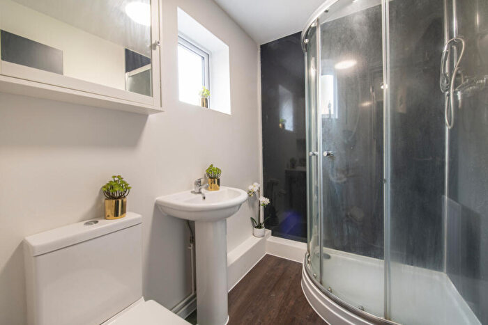6 Bedroom Flat To Rent In *Pppw* Rob Roy Avenue, Lenton, NG7