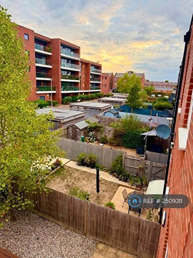 4 Bedroom Terraced House To Rent In Racecourse Road, Newbury, RG14