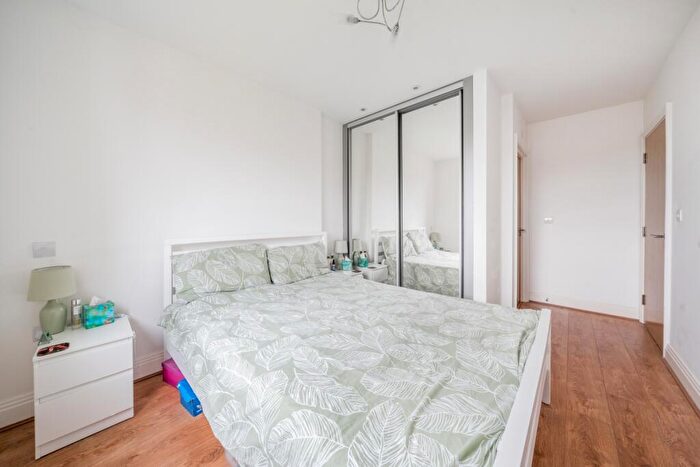 2 Bedroom Apartment To Rent In Heron Way Maidenhead, SL6