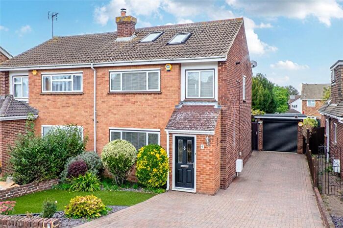 4 Bedroom Semi-Detached House For Sale In Denesway, Meopham, DA13