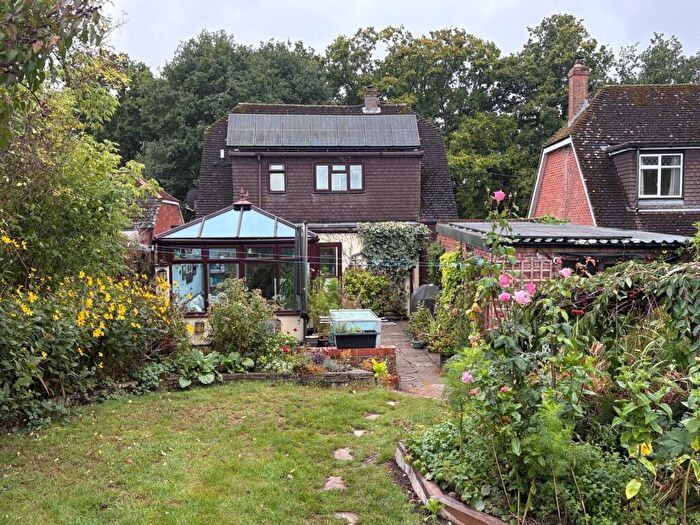 4 Bedroom Detached House For Sale In New Road, Tadley, RG26
