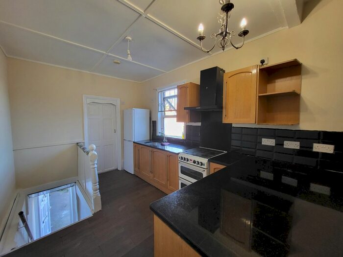 3 Bedroom Flat To Rent In Selbourne Road, Luton, LU4