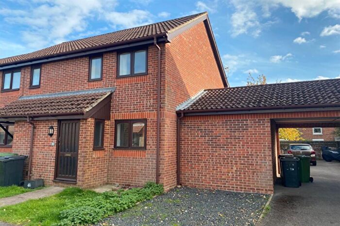 2 Bedroom End Of Terrace House To Rent In Belverdere Place Road, Petersfield, GU32