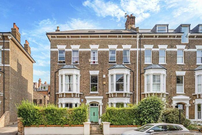 2 Bedroom Flat To Rent In South Hill Park, London, NW3