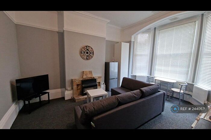 1 Bedroom Flat To Rent In Princes Avenue, Hull, HU5