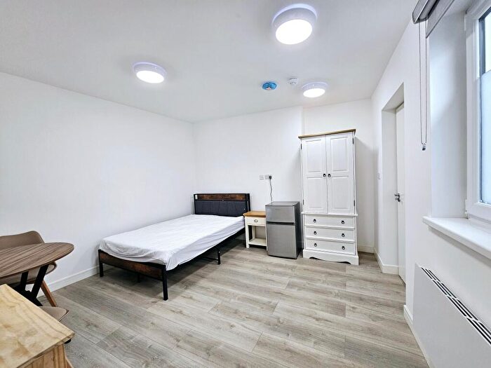 Studio To Rent In Lower Hythe Street, Dartford, Kent, DA1