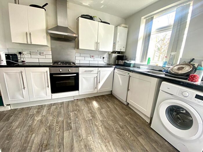 3 Bedroom Terraced House To Rent In Eighth Avenue, Bristol, BS7