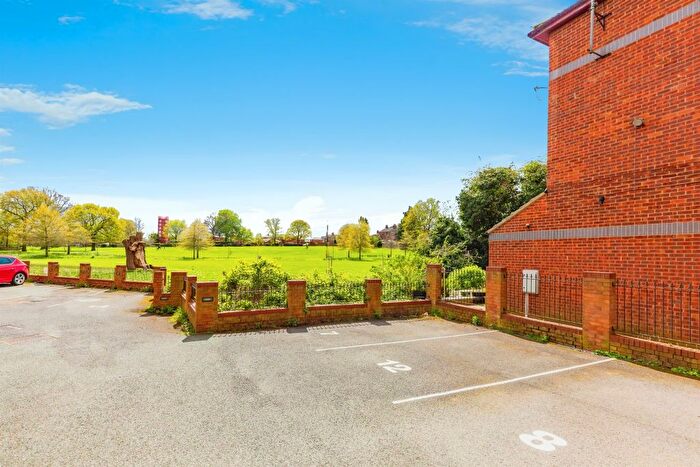 2 Bedroom Flat For Sale In Fields View, Wellingborough, NN8