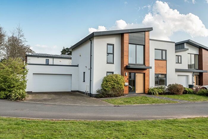 4 Bedroom Detached House For Sale In Holland Park, Exeter, EX2