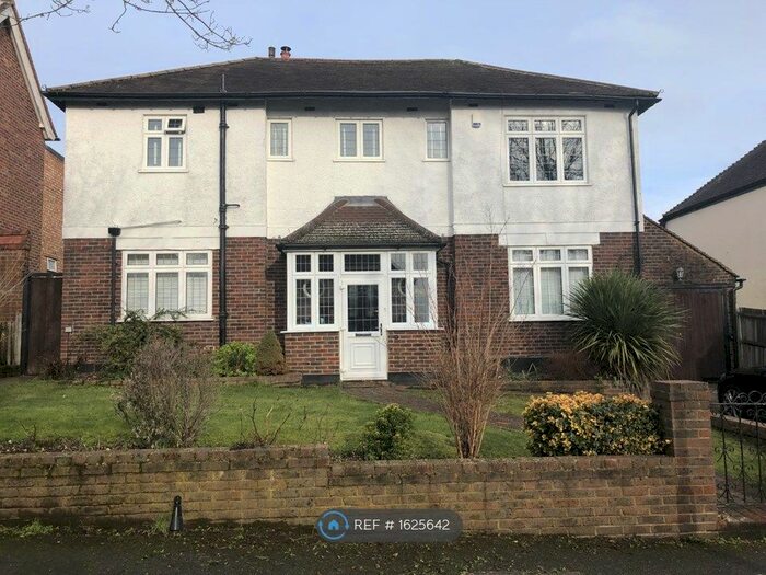 4 Bedroom Detached House To Rent In Howard Road, Coulsdon, CR5