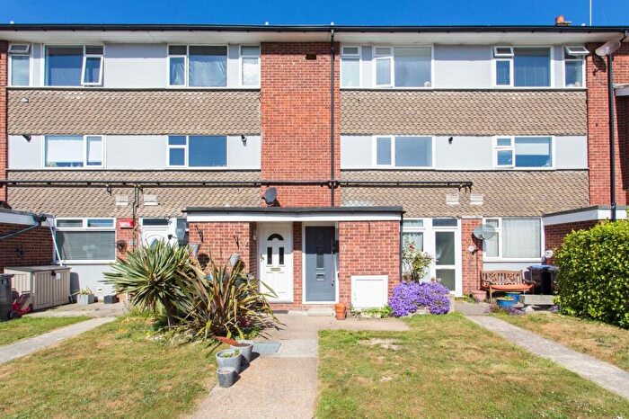 3 Bedroom Maisonette To Rent In Magdalen Court., Broadstairs, CT10