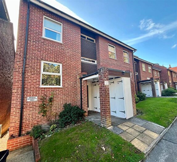 1 Bedroom Flat For Sale In Campbell Road, Salisbury, SP1