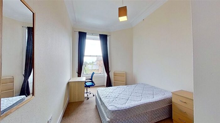 4 Bedroom Flat To Rent In Morningside Road, Edinburgh, EH10