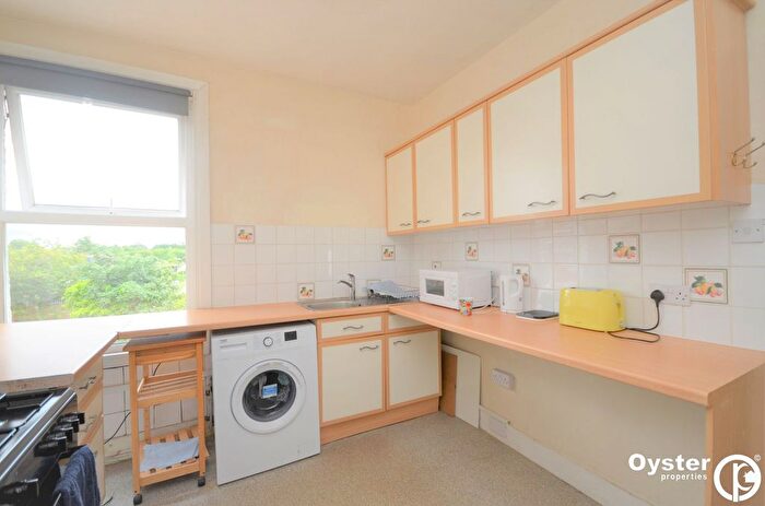 1 Bedroom Flat To Rent In Squires Lane, London, N3