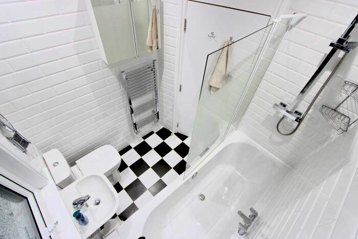 4 Bedroom Terraced House To Rent In Warwick Road, London, N11