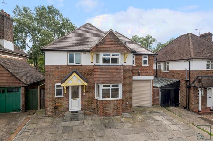 6 Bedroom Detached House To Rent In Ashenden Road, Guildford, GU2