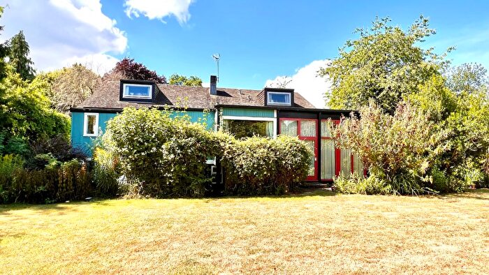 4 Bedroom Detached House For Sale In Winchester Road, Stroud, Petersfield, GU32