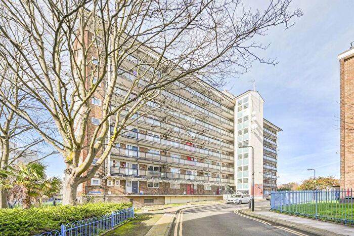 2 Bedroom Flat For Sale In Anderson Road, Hackney, London, E9