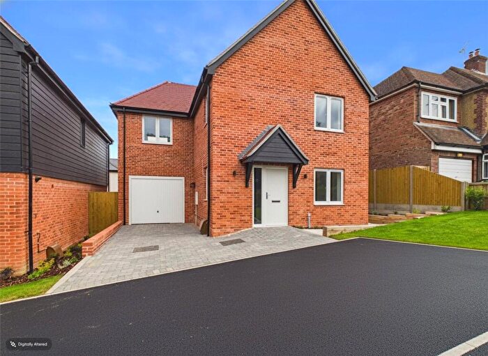 4 Bedroom Detached House For Sale In Mascalls Lane, Great Warley, Brentwood, Essex, CM14