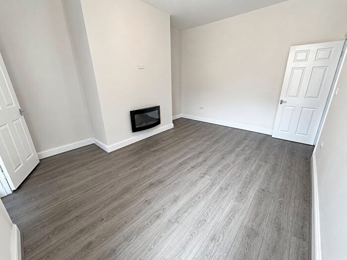 2 Bedroom Flat To Rent In Westbourne Avenue, Gateshead, NE8