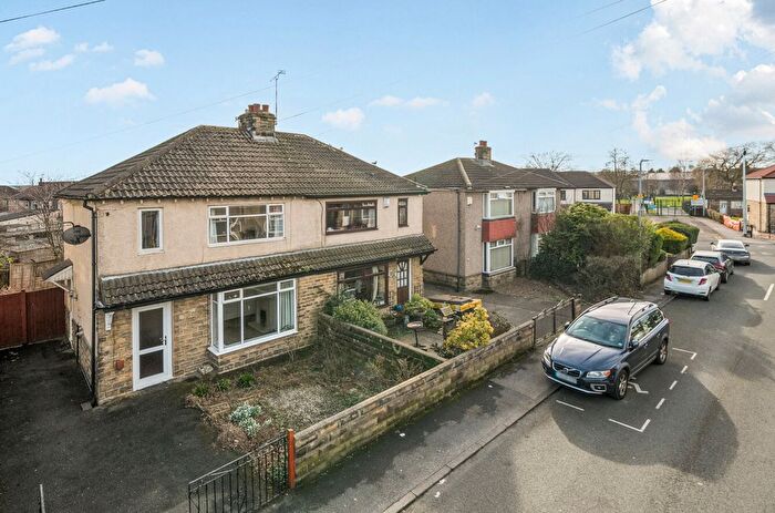 3 Bedroom Semi Detached House For Sale In Moorland Drive, Pudsey, West Yorkshire, LS28
