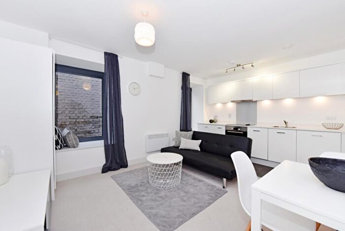 Flat To Rent In Sheet Street Windsor, SL4