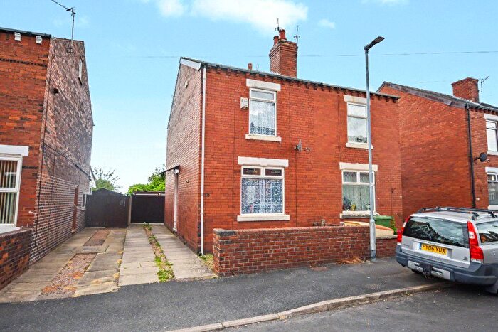 2 Bedroom Semi-detached House For Sale In First Avenue, Wakefield, West Yorkshire, WF1