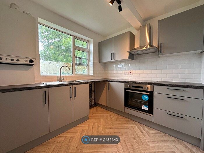 2 Bedroom Flat To Rent In Whitehall Close, London, UB8