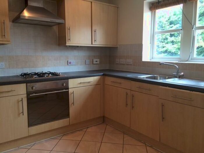 3 Bedroom Town House To Rent In Clovelly Court, Broadway, Derby, DE22