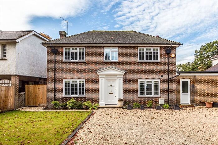 4 Bedroom Detached House For Sale In Marlborough Road, Hampton, TW12