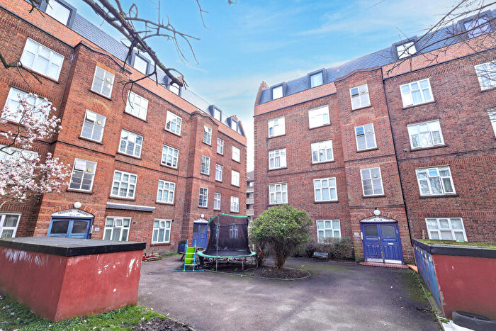 2 Bedroom Flat For Sale In Cazenove Mansions, Cazenove Road, Stamford Hill, London, N16