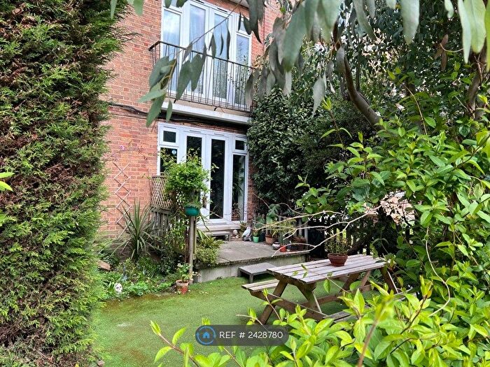 2 Bedroom Flat To Rent In Rangoon House, London, N16