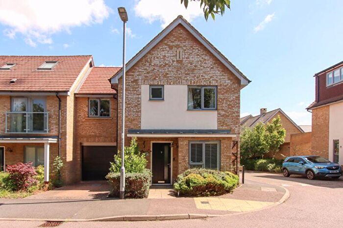 3 Bedroom Semi-Detached House For Sale In Kingcup Avenue, Hemel Hempstead, HP2