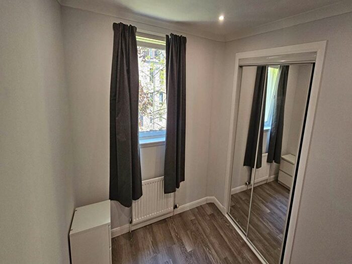 2 Bedroom Flat To Rent In Rosebank Gardens, Aberdeen, AB11