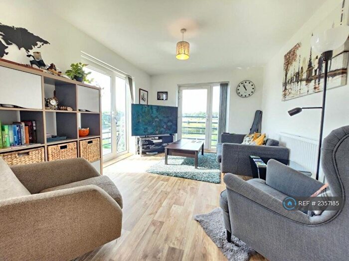 2 Bedroom Flat To Rent In Webster Close, Bracknell, RG12