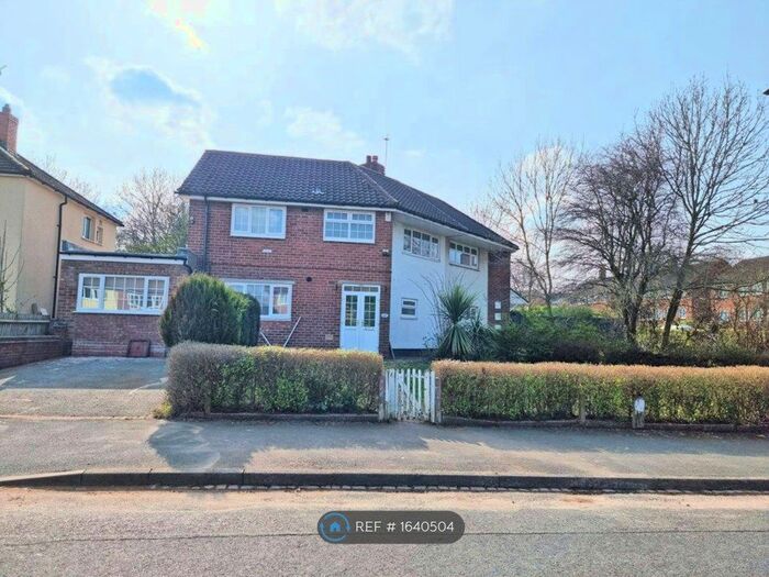 4 Bedroom Semi-Detached House To Rent In Bickington Road, Birmingham, B32
