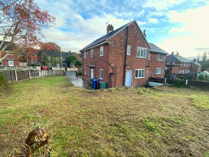 3 Bedroom Semi-Detached House To Rent In Topping Fold Road, Bury, BL9