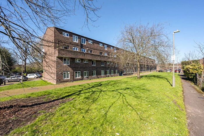 4 Bedroom Flat For Sale In Dowdeswell Close, East Sheen, London, SW15