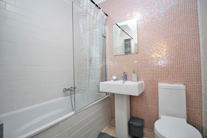 2 Bedroom Flat For Sale In Tisbury Road, Hove, BN3