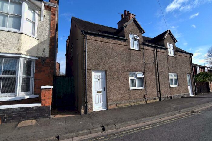 2 Bedroom Semi-Detached House To Rent In Old Milverton Road, CV32