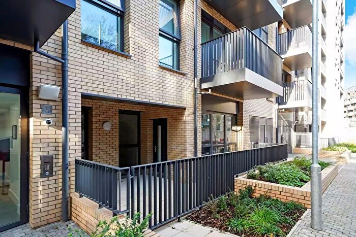 1 Bedroom Flat To Rent In Whitebeam Way, London, SE10