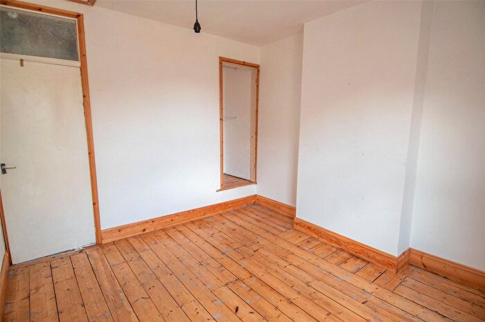 2 Bedroom End Of Terrace House To Rent In May Avenue, Runcorn Road, Balsall Heath, Birmingham, B12