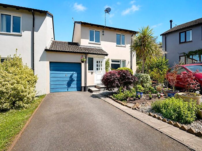 3 Bedroom Link Detached House For Sale In St. James Close, Landkey, Barnstaple, Devon, EX32