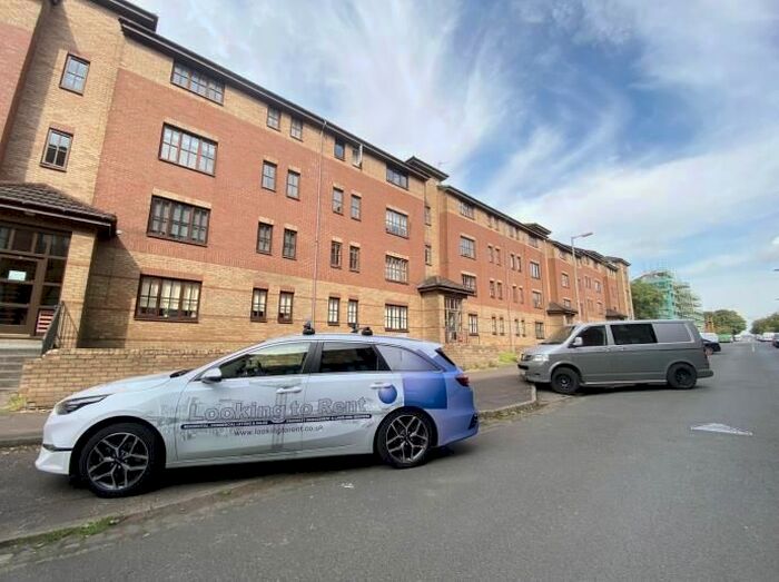 2 Bedroom Flat To Rent In Greenlaw Road, Yoker, Glagsow, G14